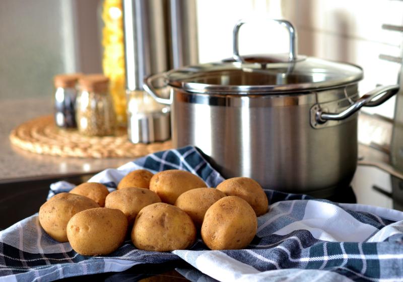 Pressure Cookers & Fryers