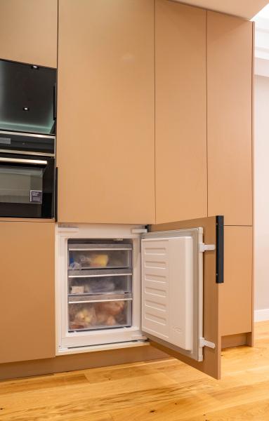 Compact & Mini Fridges & Freezers