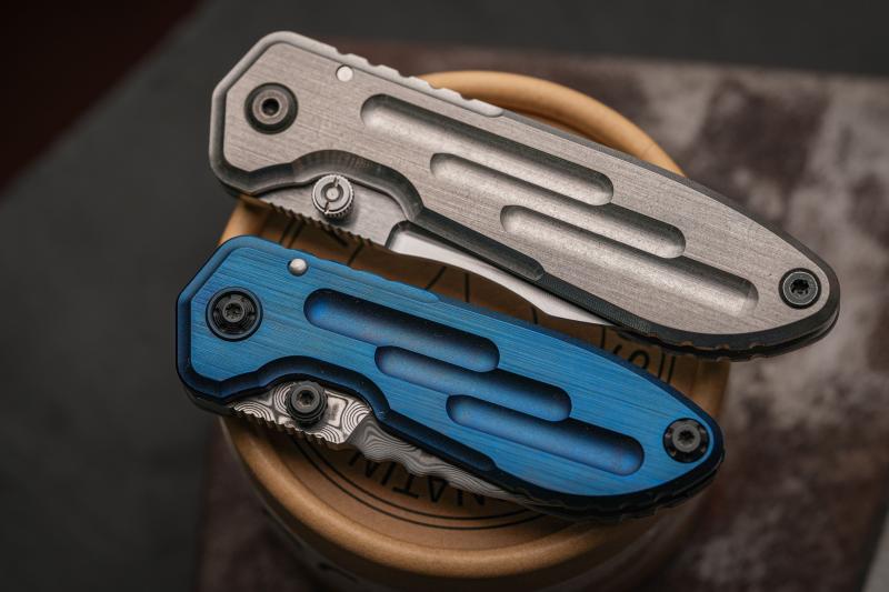 Neck Knives