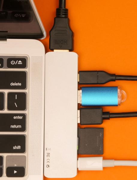 Extension Cords & Power Strips