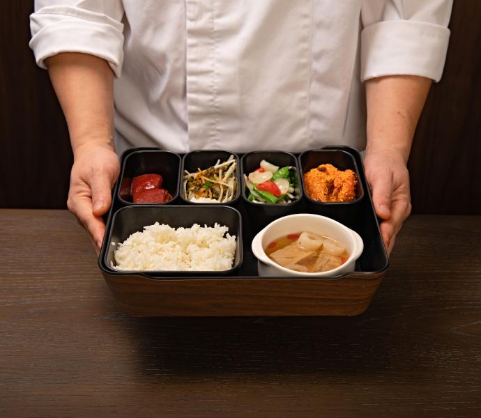 Table Service / Bus Tubs & Table Clearing