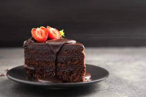 Freeze Dried Strawberries and Chocolate Cake Combo Box