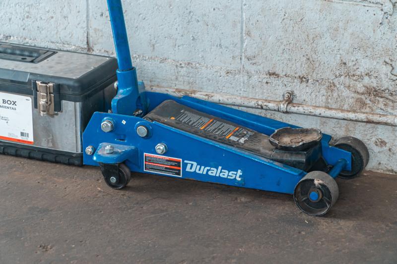 Floor Jacks & Pump Jacks