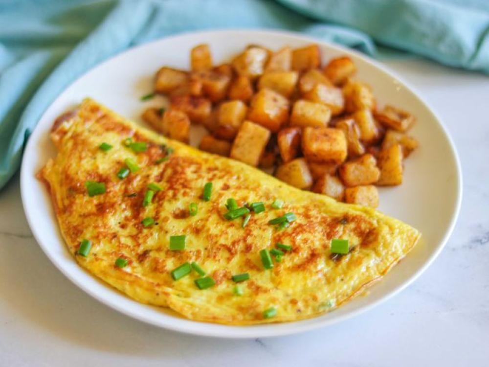 Freeze Dried Fully Cooked Cheese Omelet Breakfast Meal Deal Bundle/Combo - Four Packs Total; Freeze Dried Cheese Omelets, Diced Potatoes, Chicken Breakfast Sausages and Buttermilk Biscuits!