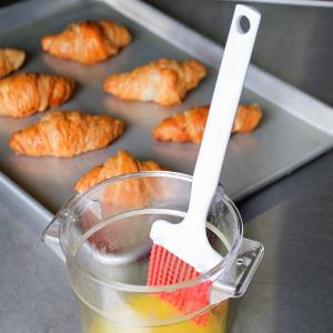 Carlisle 4040505 Sparta 2 3/4"W Silicone Bristle Pastry/Basting Brush with Hook