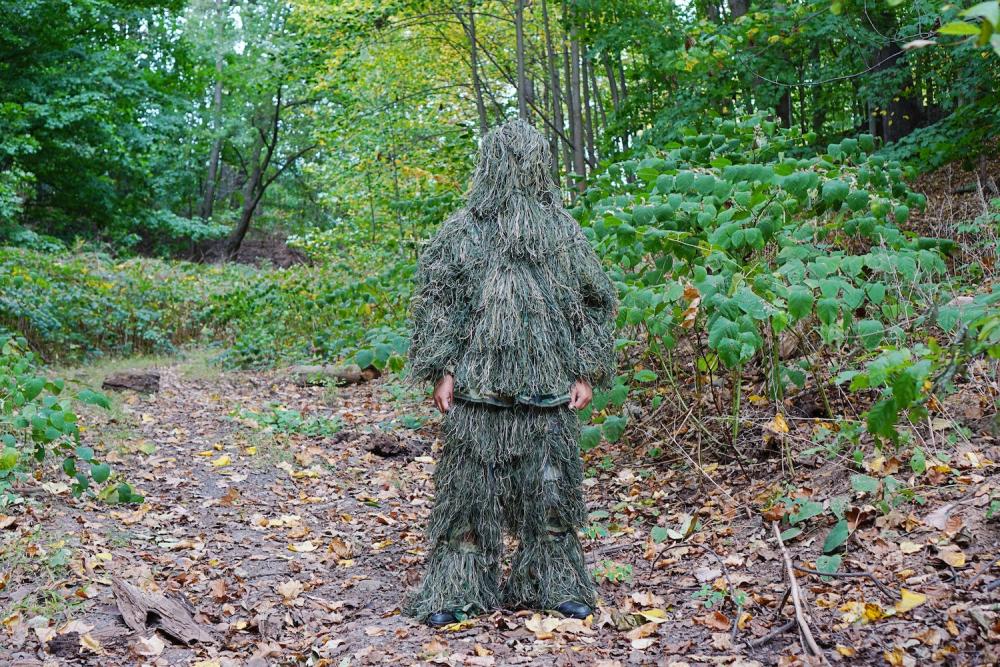 Complete Woodland Ghillie Suit 5 Piece Camo with Bag, real nice set.