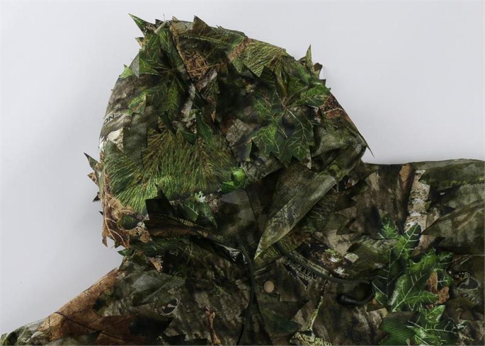 Mossy Oak Leafy Camouflage Suit in 3D