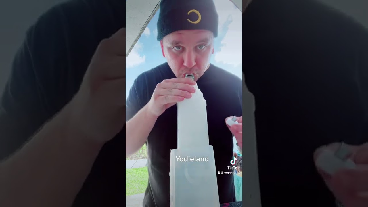 cannabis water pipe
