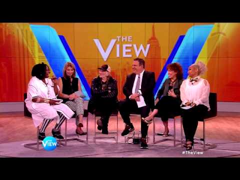 Willie Nelson Discusses Legalization of Marijuana