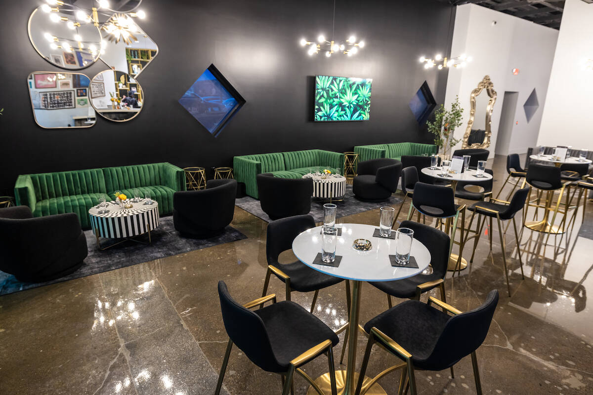 Las Vegas cannabis consumption lounge Smoke and Mirrors closes