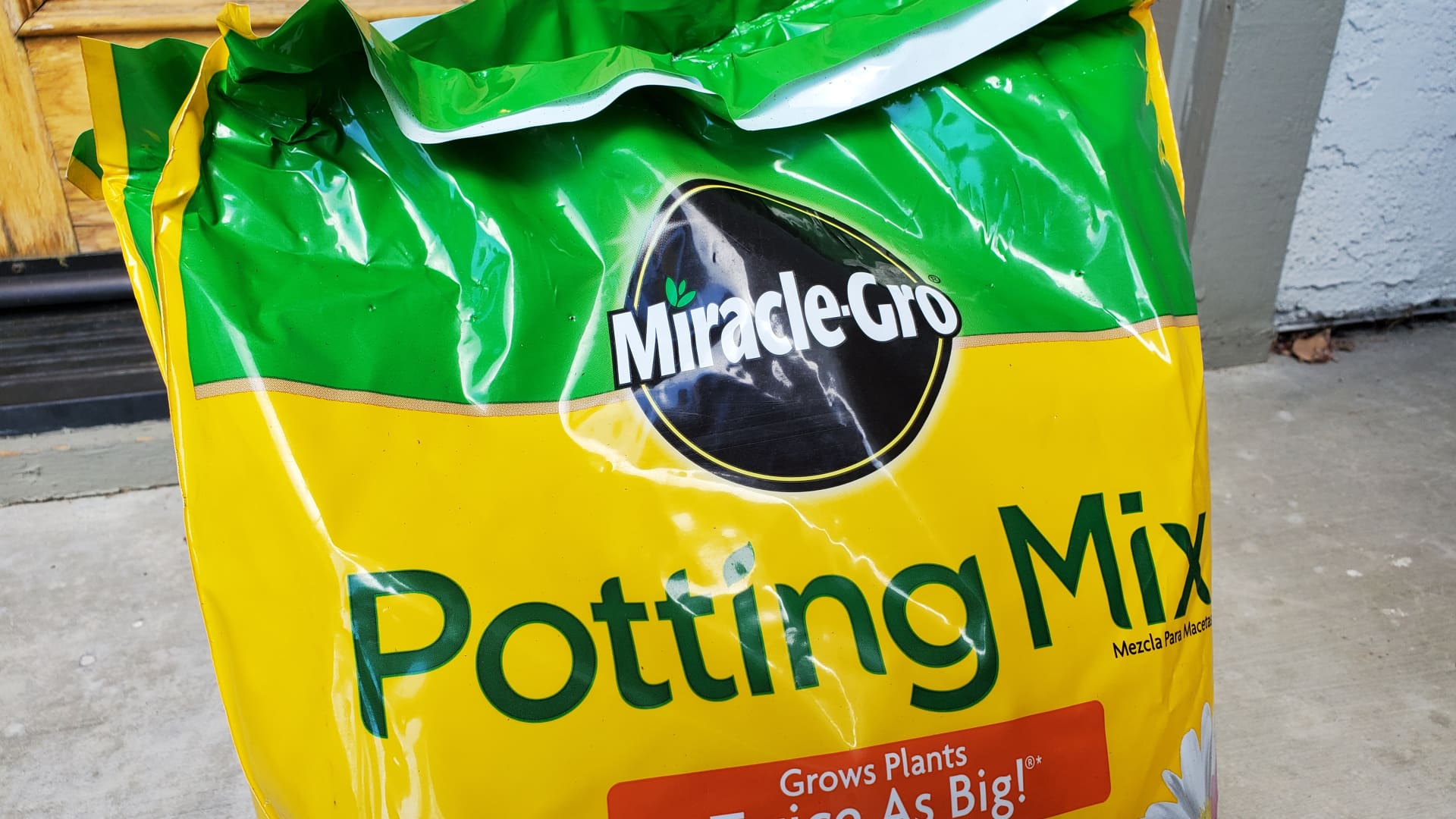 Scotts Miracle-Gro CEO says cannabis business is 'mostly off the table'
