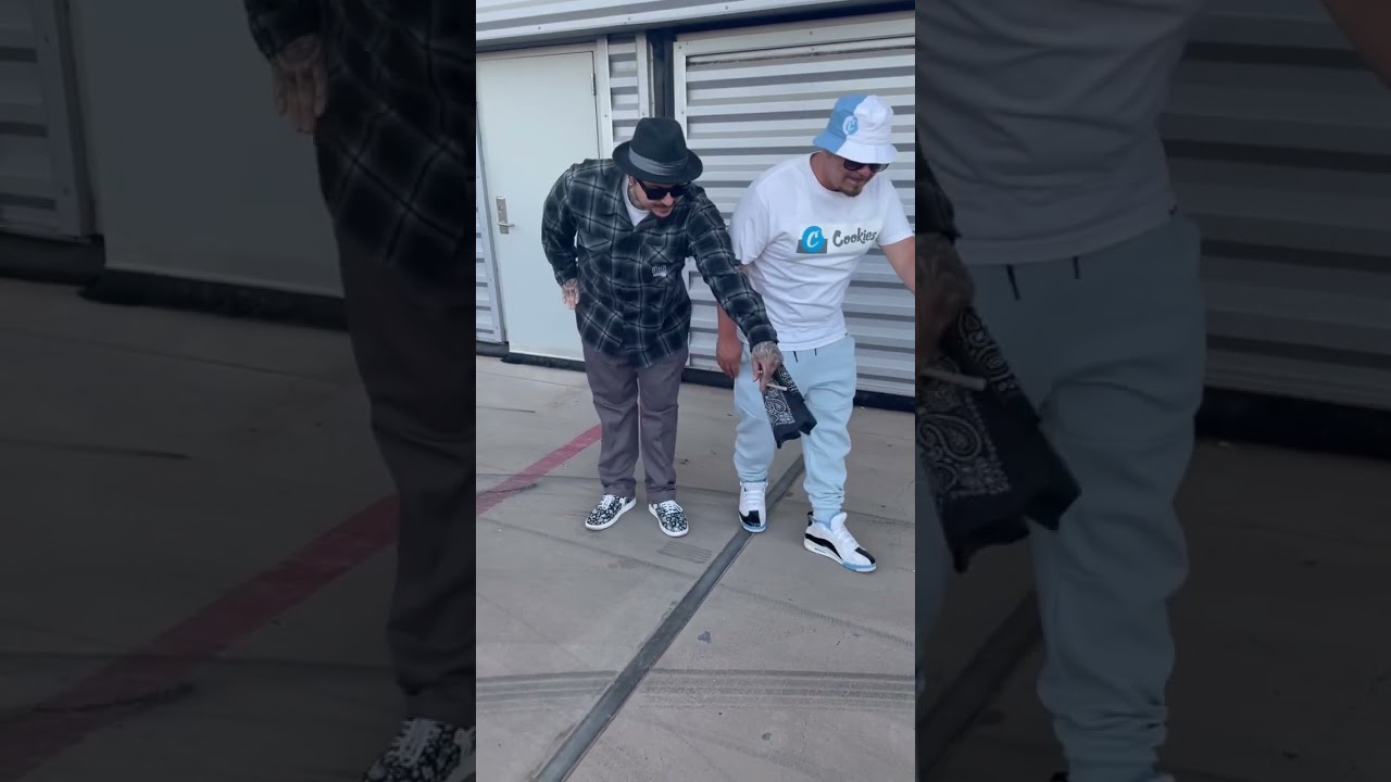 Decoy Munoz and Baby Bash backstage