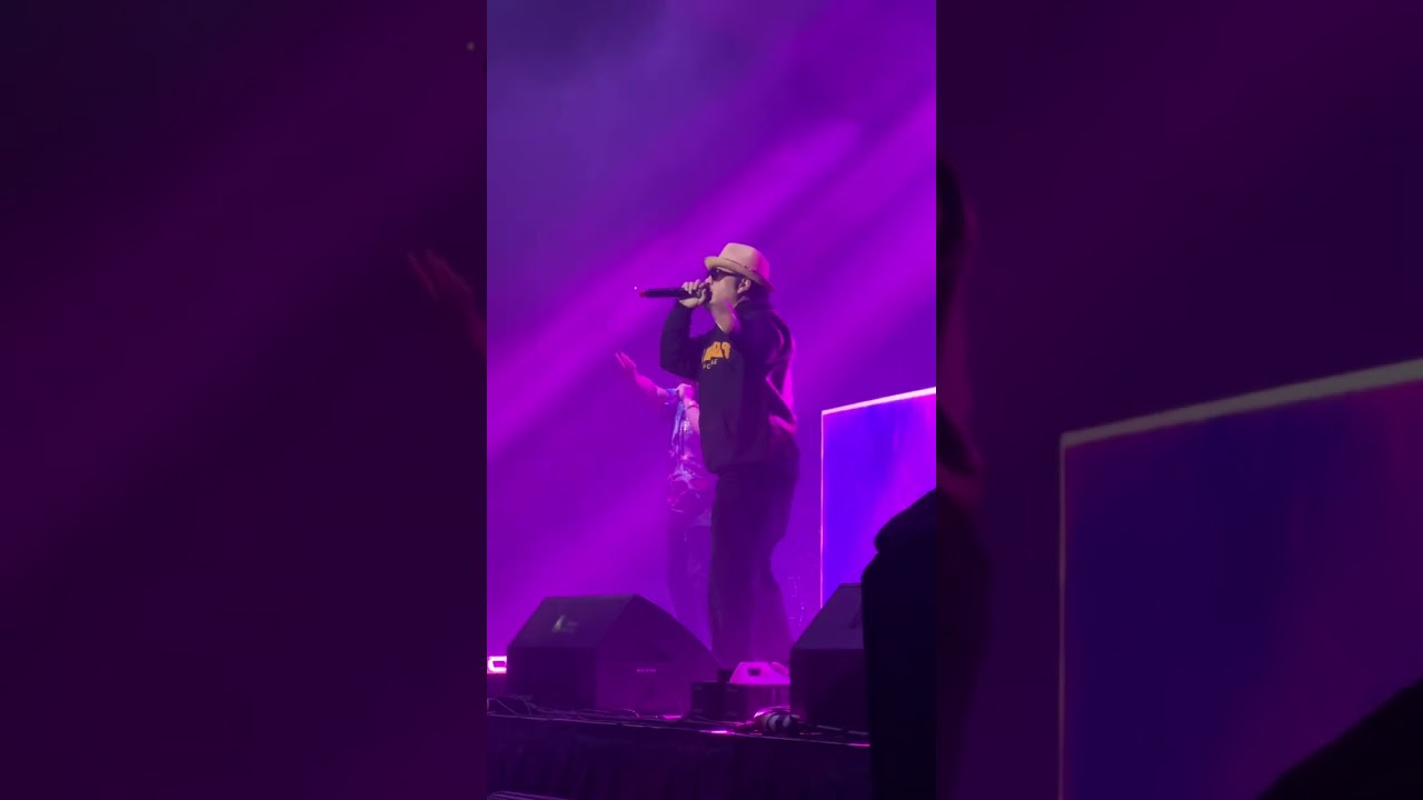 Feel the energy! Baby Bash performing 'Suga Suga' LIVE to a packed arena! 🎶✨ #concertvibes