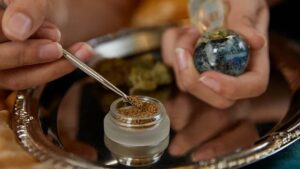 What is Bubble Hash? Everything You Need to Know About This Potent Weed Product