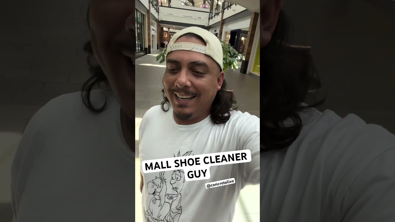 MALL SHOW CLEANER GUY - Mall shoppers - Foot locker