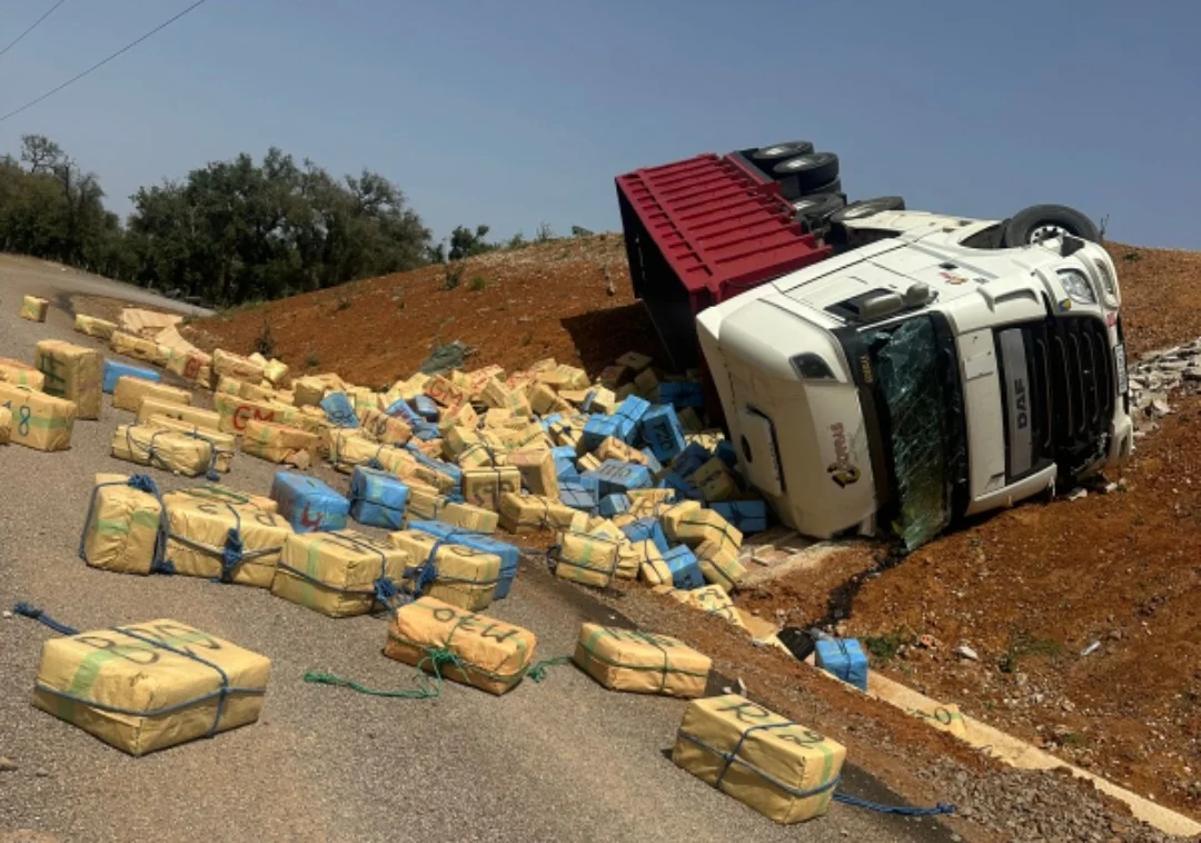 Truck overturns in Salé, spills cannabis cargo and sparks investigation