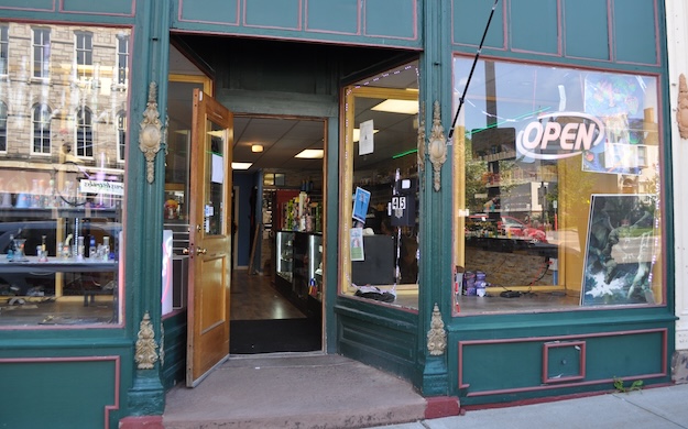Smoke shop in downtown Albion raided, closed for selling unauthorized cannabis products