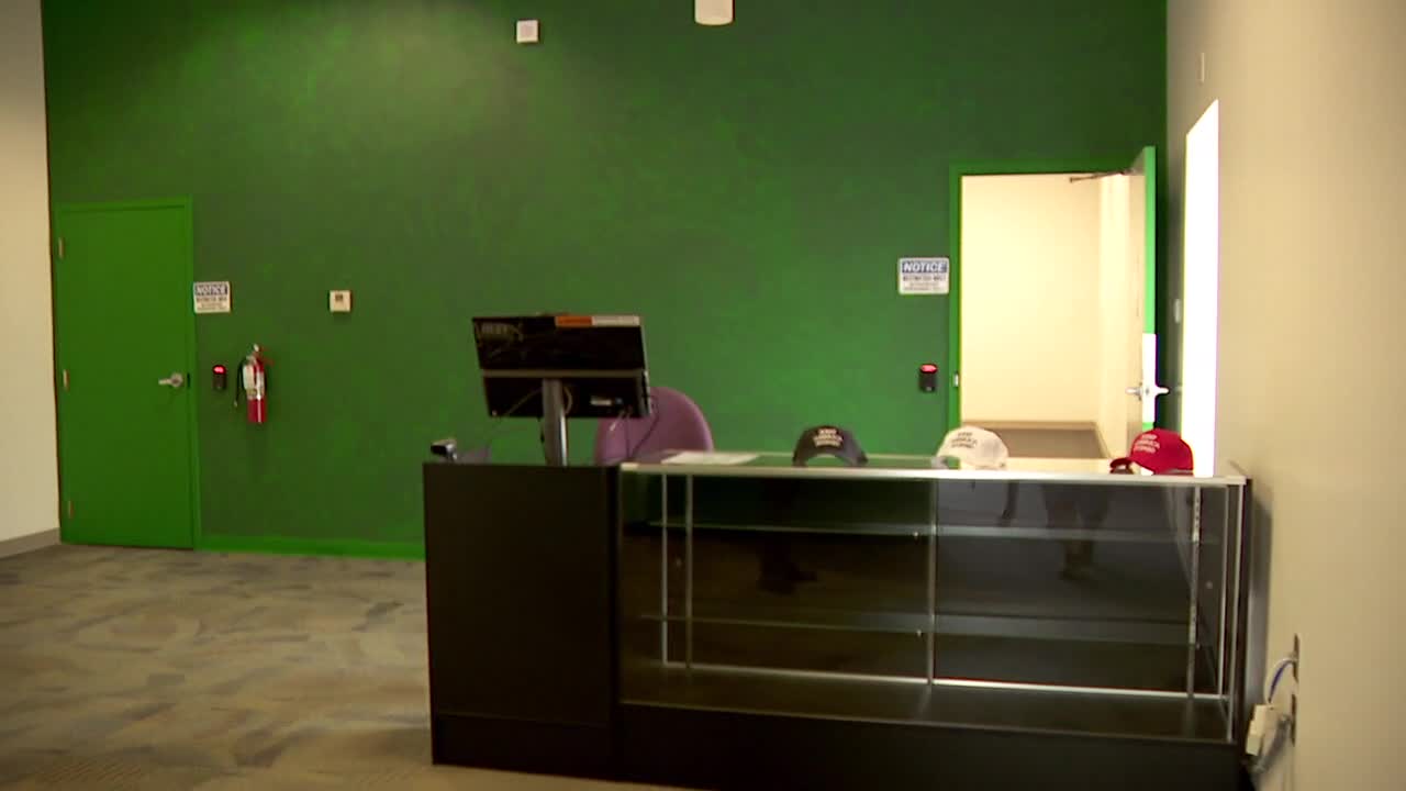 Albert Lea's 'The Smoking Tree' cannabis shop opens doors but with nothing to sell