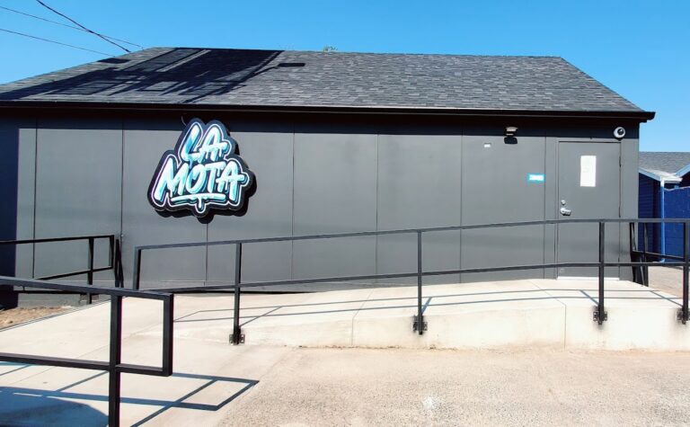 La Mota SE Stark 768x475