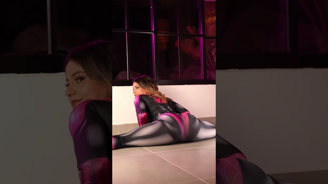 Spidergirl wants to save the world 🥰🌎 #yoga #spidergirl #flexibility
