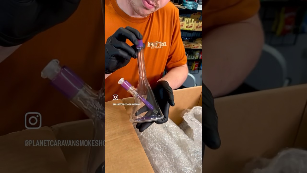 Unboxing some bongs! #unboxing #glassblowing #glass #shorts