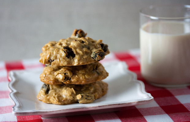 Oatmeal raisin cookies are a classic baked treat, and these ones bring something extra (cannabis) while taking out the sugar.