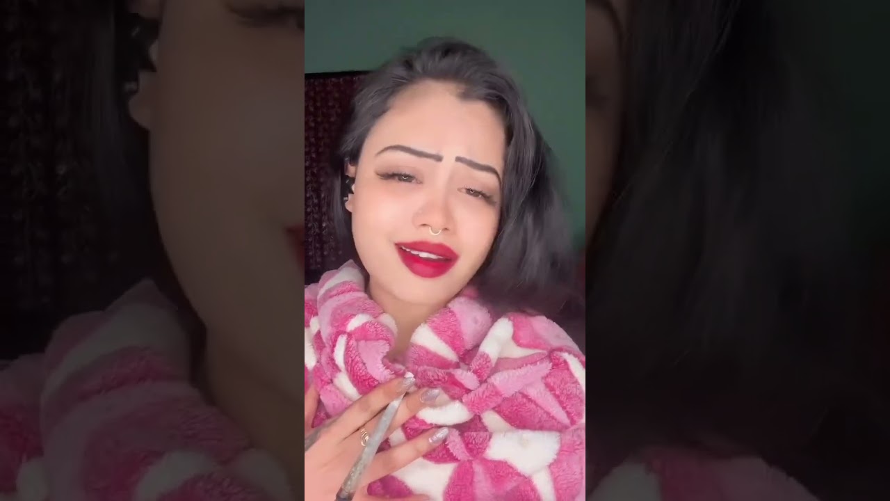 Smoking weed Indian girls 🚬😘😘🥰🔥 #trending #viralvideo #smocking #love