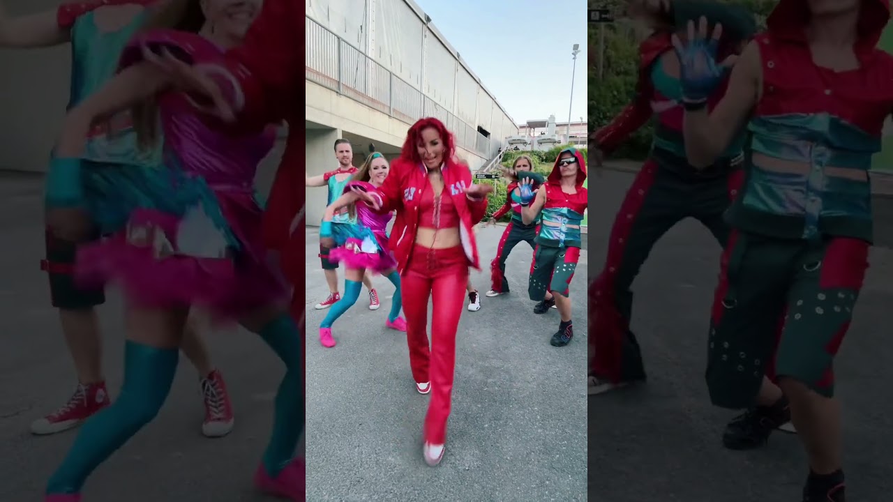 I made a cute lil dance for Midsummer festivals 🩷🌸 #dance #dancer