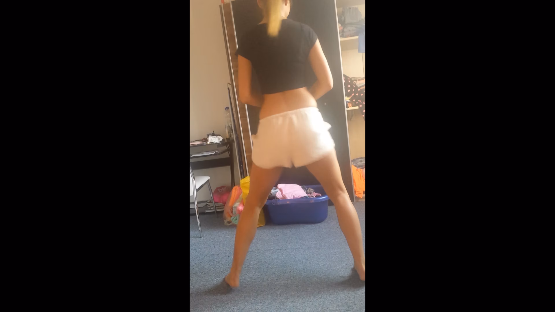 Jelena Arsenijevic Twerking