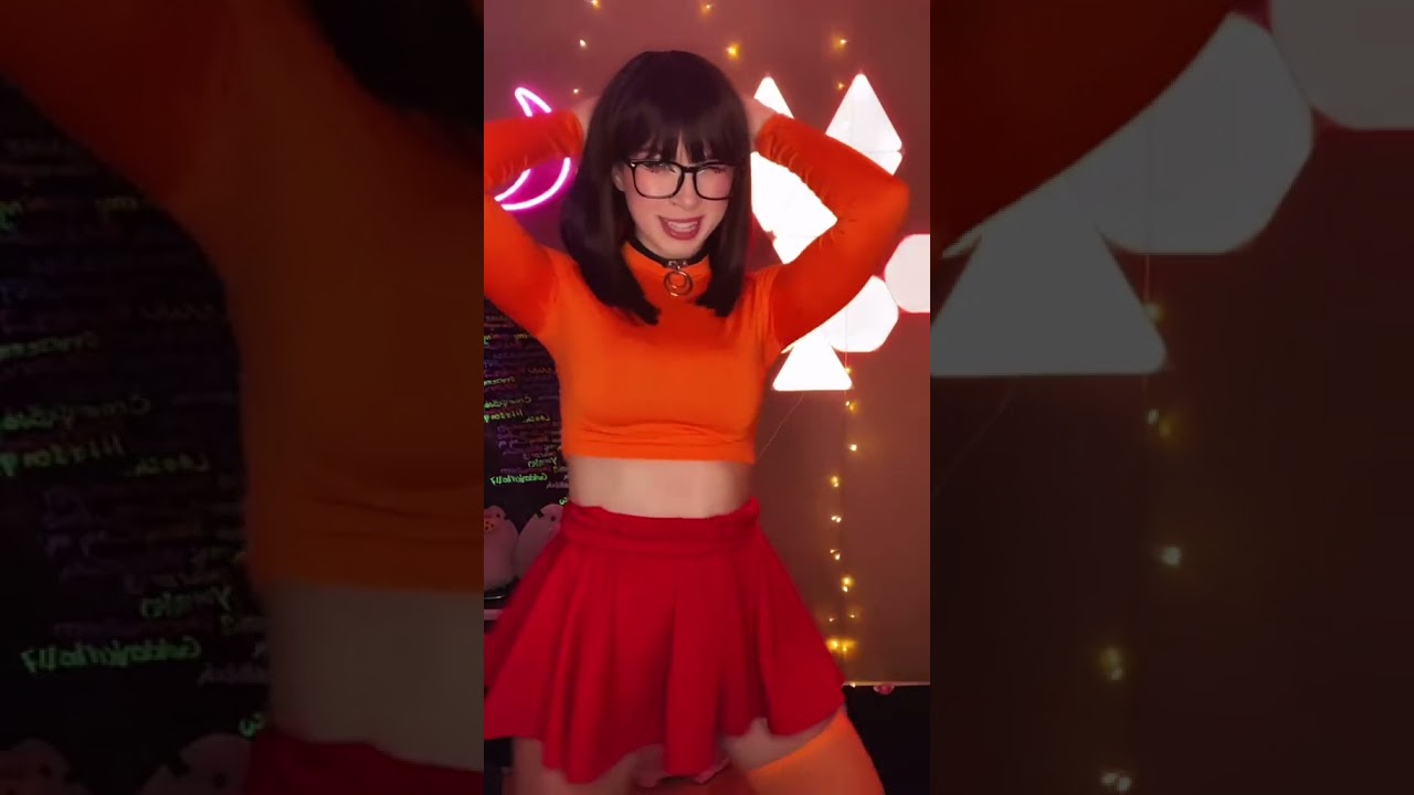 TikTok Thot Velma dancing Simple Diimple