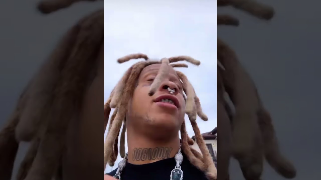 Famous Ohio Rapper Trippie Redd Smoking A Leaf Outside His Mansion #rap #trippieredd #music #hiphop