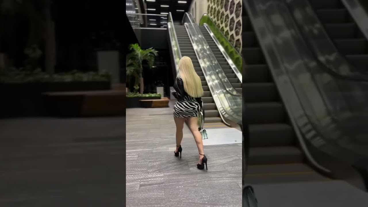 Cuerazo #muevelo #grande #mujer #cuerpazo #roja #ejercicio #subscribe #vestido