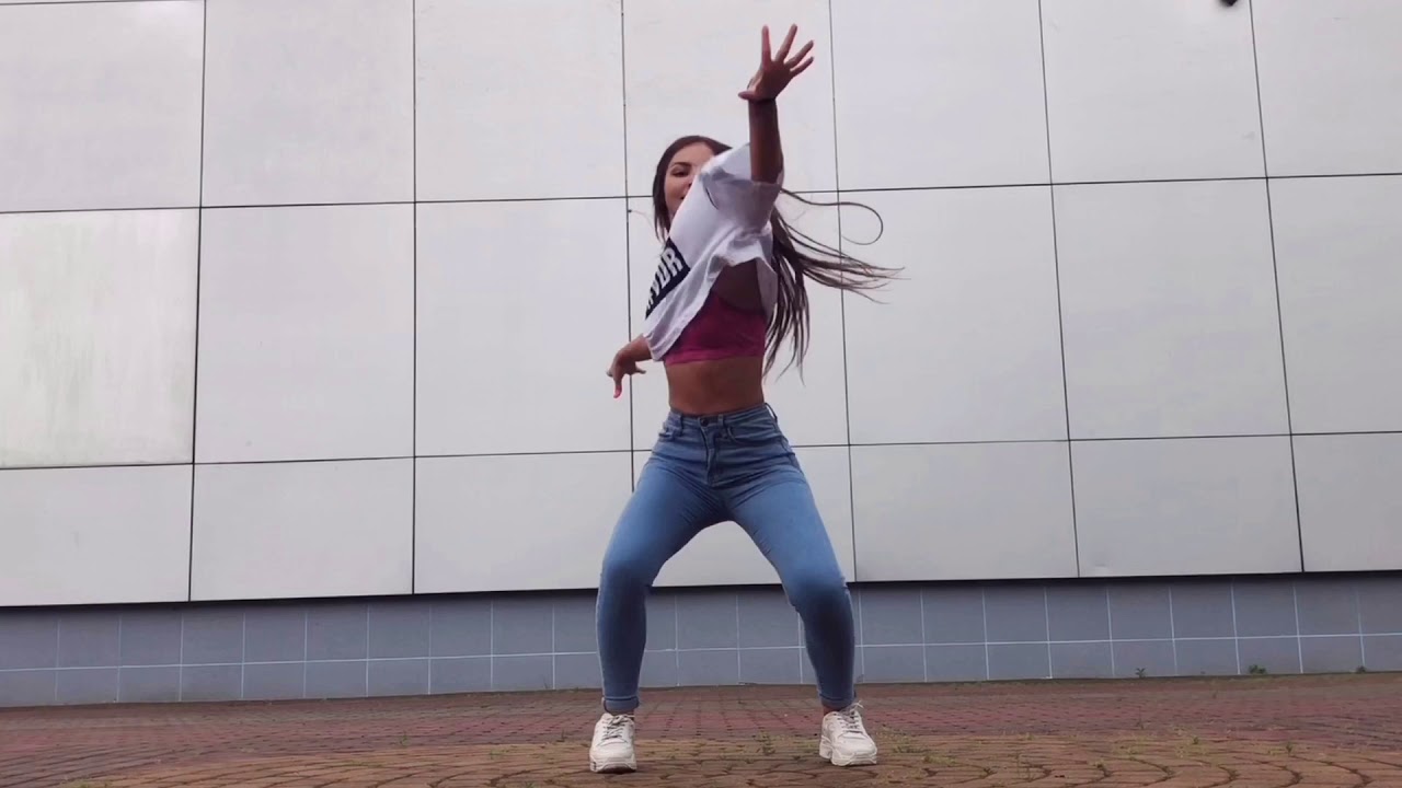 Tasyamini sexy hips in Jeans