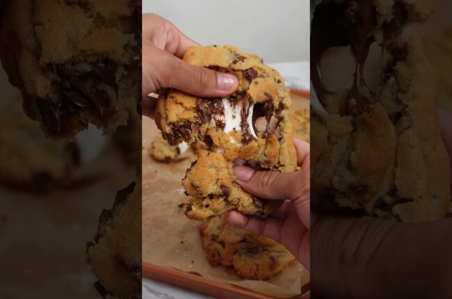 S’mores Chocolate Chip Cookies #baking #cookierecipes #cookies #chocolatechipcookies