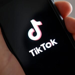 Nostalgia For 2016 Is Taking Social Media By Storm