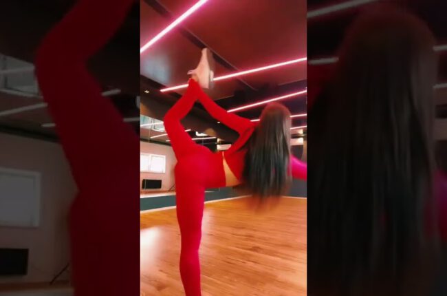 #SHORTS #boobsdance #tiktok #bikinitryon