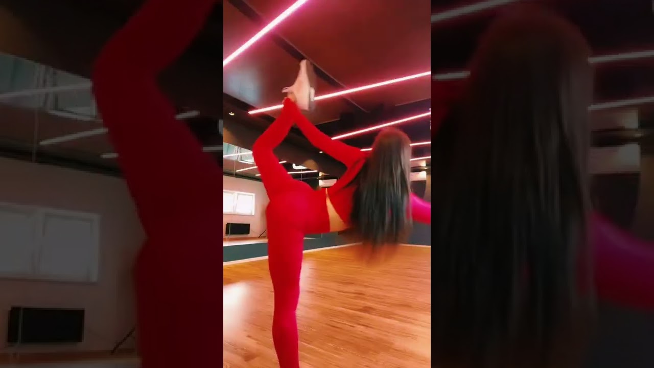 #SHORTS #boobsdance #tiktok #bikinitryon