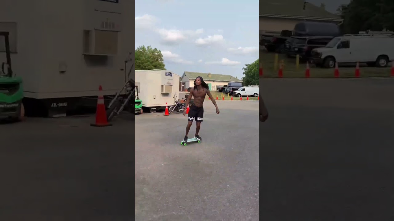 Takin time outta my day to let everyone know they can eat my shorts #HighSchoolReunionTour