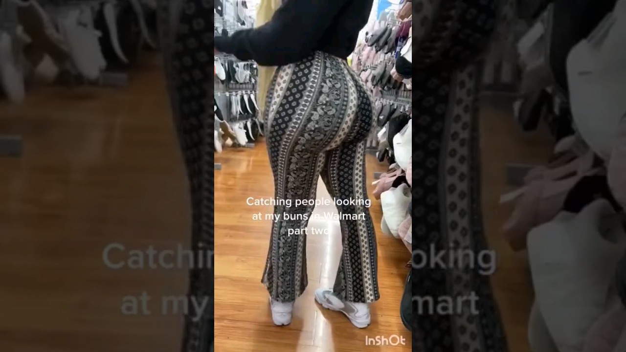 Twerk Curvy Pawg at Walmart 🍑 #walmart #tiktok #shorts #leggings #curvy #threeleggeddog #downwarddog