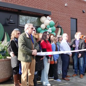 ribbon cutting at anoka cannabis company