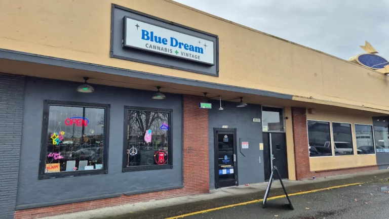 Blue Dream Cannabis Vintage 768x433