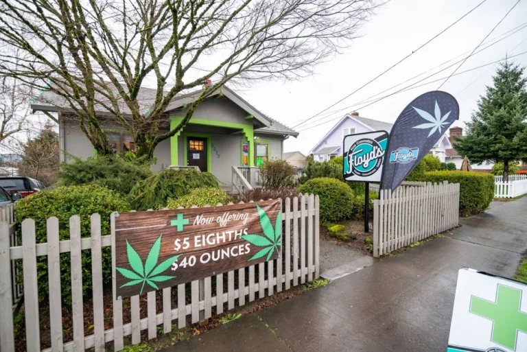 Floyds Fine Cannabis SE 28th Ave 768x513