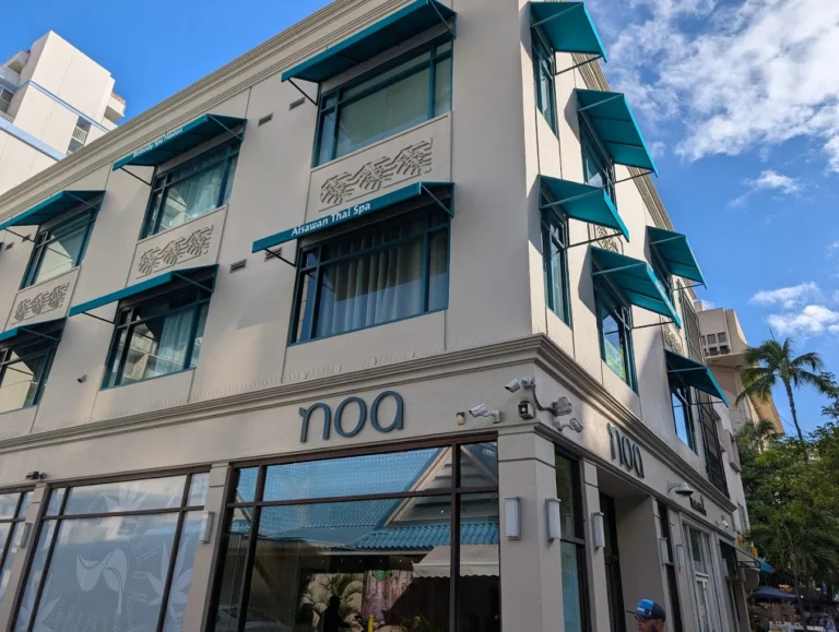 Noa Botanicals Waikiki Dispensary 768x579