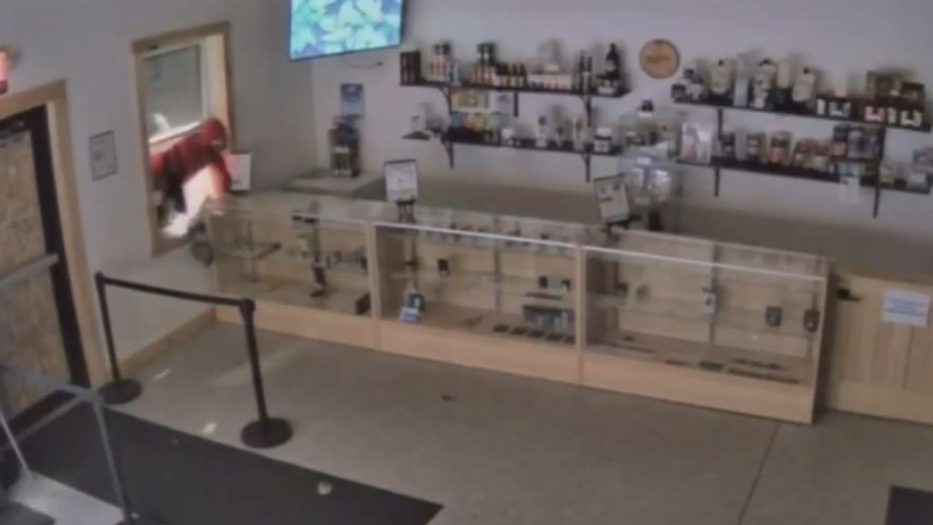 Two Maine teens charged in break-ins at Turner cannabis store