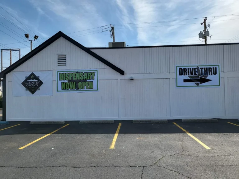 Country Grown Cannabis Dispensary Huntington 768x576
