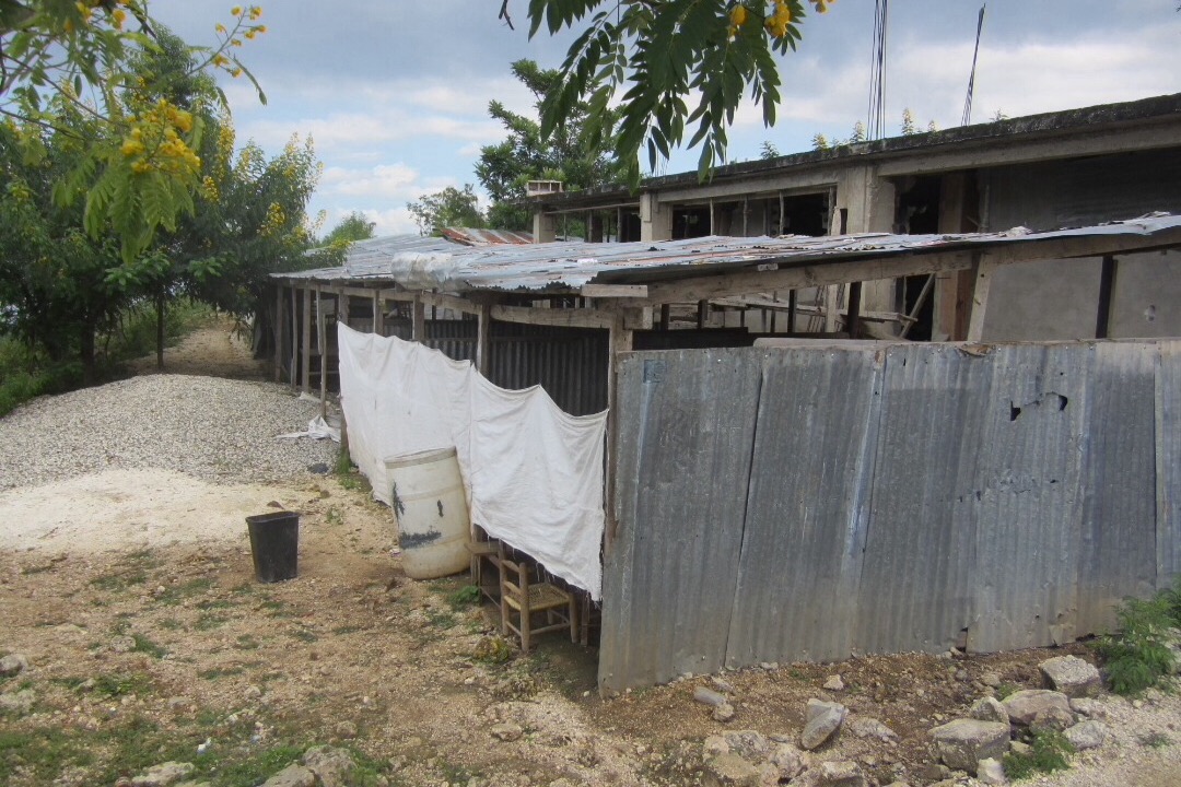 Outer view of the temporary schoolhouse