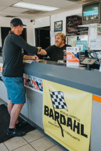 Bucky's Lakewood Auto repair location front desk