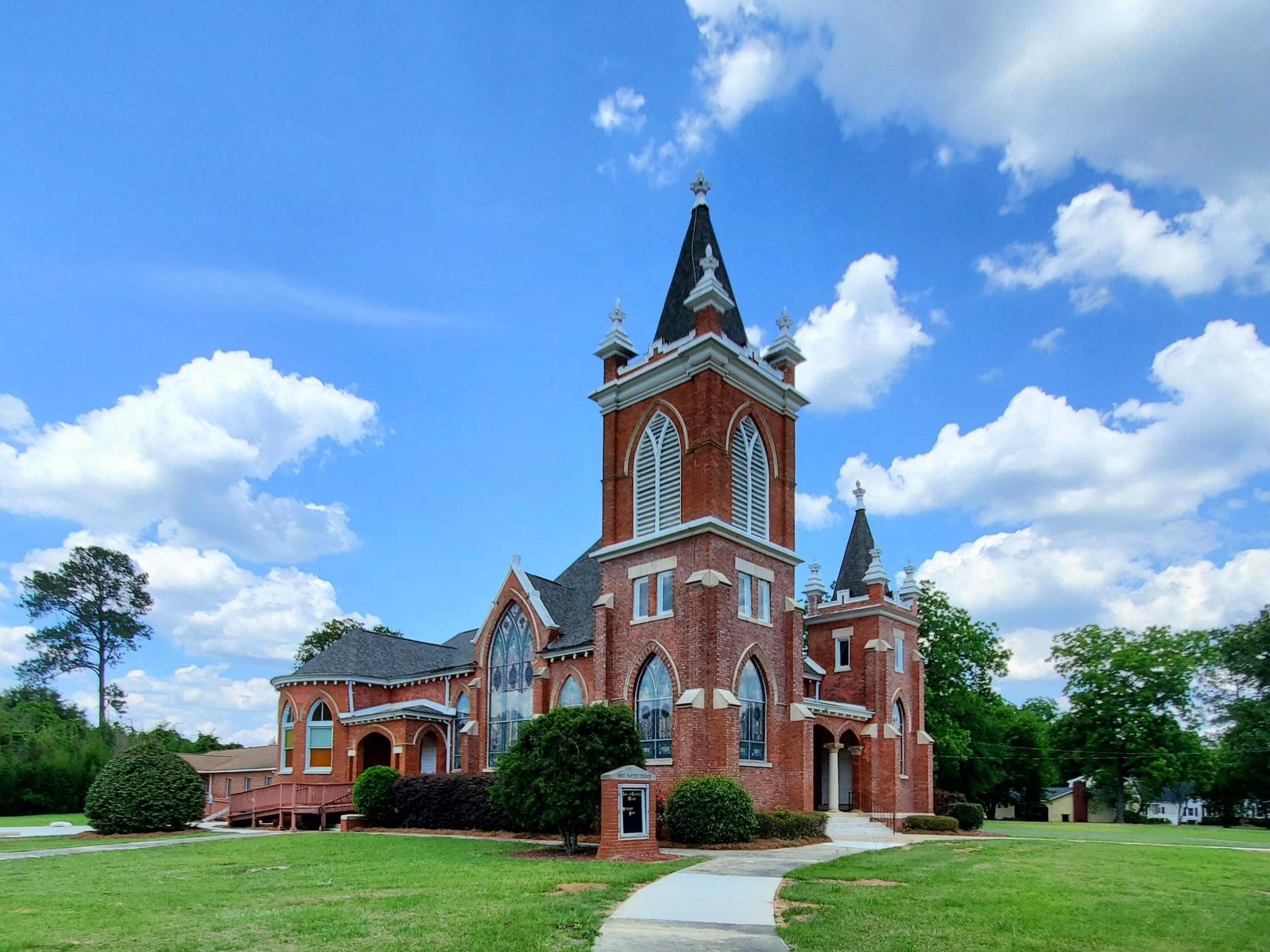 This record contains 17 images of First Baptist Church of Marshallville.