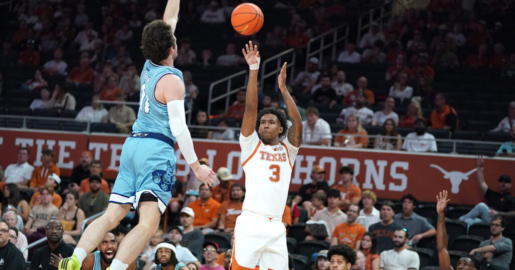 Longhorns win third straight behind elite defense