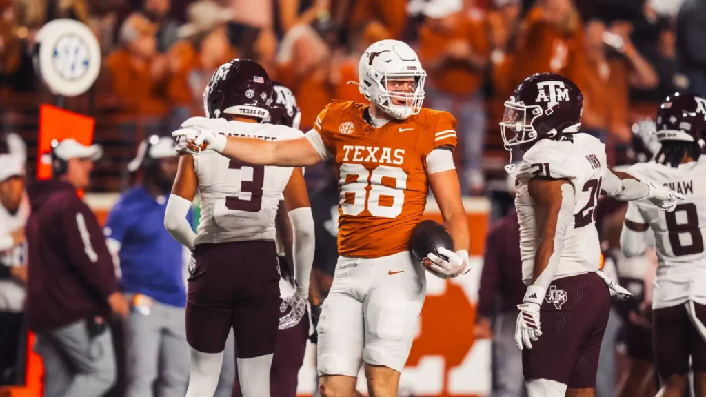Another Texas junior is weighing his options